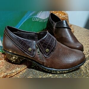 Easy Street Brown Flats with Croc-Embossed Detail